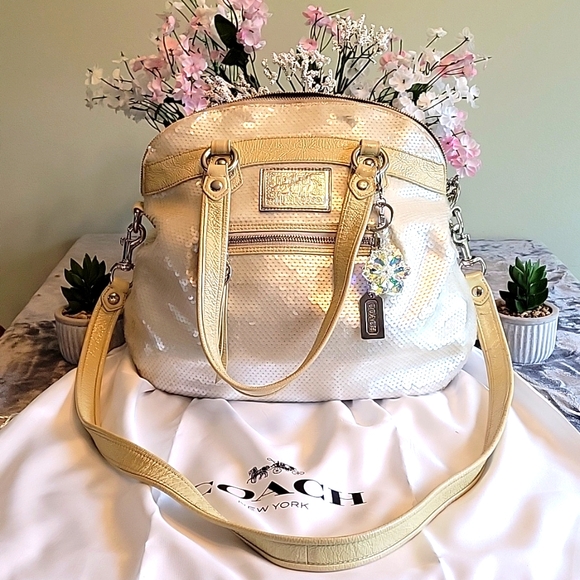 Coach Poppy Sequin Cream and Silver Shoulder Bag Amazing Condition With Dustbag - Picture 1 of 14